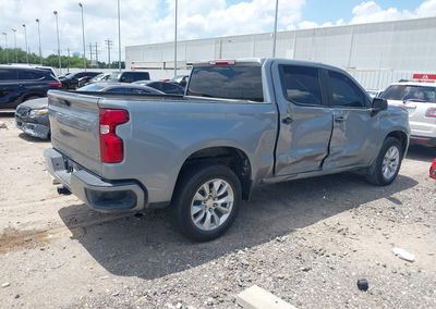 2024 Chevrolet Silverado 1500 2wd  Short Bed Custom, daño Lateral derecho, Iaai lote 45342863, foto 4 de 6