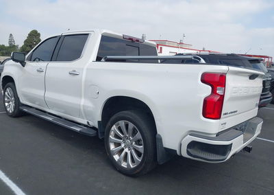 2021 Chevrolet Silverado 1500 4wd  Short Bed High Country, daño Lateral derecho, Iaai lote 45997298, foto 3 de 6