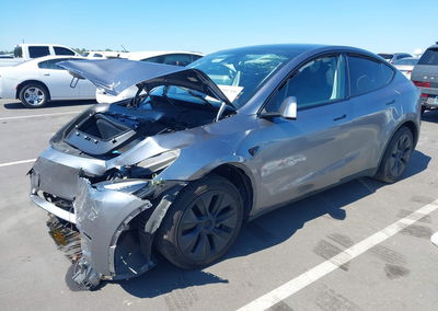 2025 Tesla Model Y Long Range Dual Motor All-wheel Drive, Front End damage, Iaai lot 45280708, photo 2 of 15