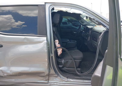 2024 Chevrolet Silverado 1500 2wd  Short Bed Custom, daño Lateral derecho, Iaai lote 45342863, foto 5 de 6