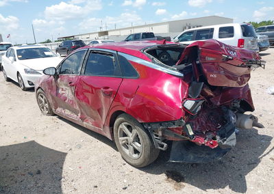 2023 Kia K5 Lxs, All Over damage, Iaai lot 45594297, photo 3 of 16