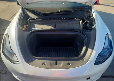 2024 Tesla Model Y, daño Lateral, Copart lote 65233256, foto 11 de 12