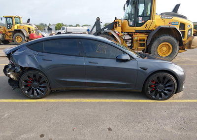 2022 Tesla Model 3 Performance Dual Motor All-wheel Drive, uszkodzenie: Prawy tył, Iaai lot 45686894, zdjęcie 13 z 16