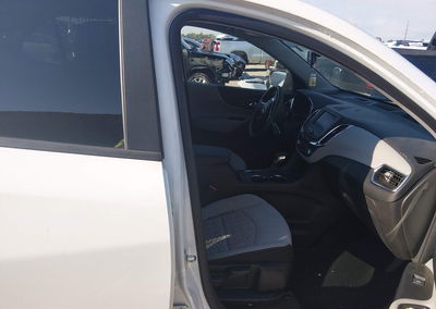 2022 Chevrolet Equinox Fwd Ls, Front End damage, Iaai lot 45897555, photo 5 of 16