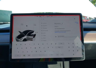 2025 Tesla Model Y Long Range Dual Motor Rear-wheel Drive, daño Lateral izquierdo, Iaai lote 45591865, foto 7 de 15