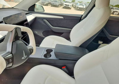 2024 Tesla Model Y, daño Frontal, Copart lote 55862656, foto 9 de 13