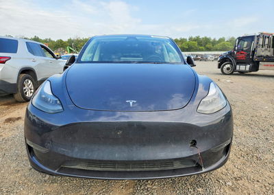 2024 Tesla Model Y, uszkodzenie: Bok, Copart lot 69432786, zdjęcie 5 z 12