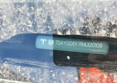 2024 Tesla Model Y, daño Frontal, Copart lote 55862656, foto 12 de 13