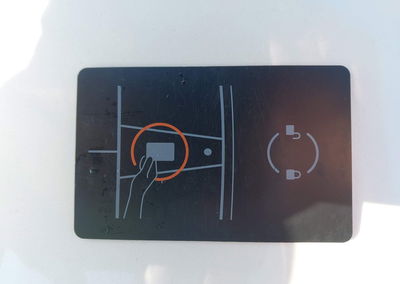2025 Tesla Model Y Long Range Dual Motor Rear-wheel Drive, daño Lateral izquierdo, Iaai lote 45591865, foto 10 de 15