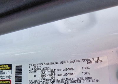 2024 Toyota Tacoma Sr5, daño Abolladuras/rayones menores, Copart lote 66443596, foto 13 de 15