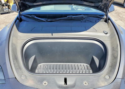 2024 Tesla Model Y, daño Lateral, Copart lote 63420026, foto 11 de 14