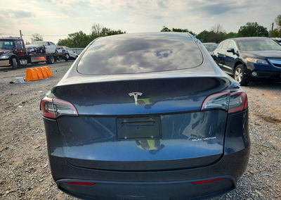 2024 Tesla Model Y, uszkodzenie: Bok, Copart lot 69432786, zdjęcie 6 z 12