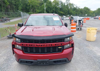 2021 Chevrolet Silverado 1500 4wd  Short Bed Custom, daño Lateral izquierdo, Iaai lote 45539365, foto 12 de 16