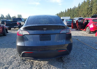 2024 Tesla Model Y Long Range Dual Motor All-wheel Drive, uszkodzenie: Prawy bok, Iaai lot 46062944, zdjęcie 17 z 19