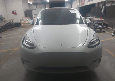 2021 Tesla Model Y Standard Range Rear-wheel Drive, daño Suspensión, Iaai lote 45604264, foto 10 de 14