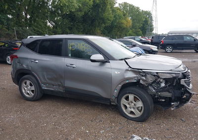 2026 Kia Seltos Lx, daño Frontal, Iaai lote 45911883, foto 13 de 16