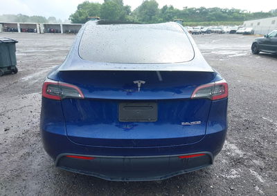 2024 Tesla Model Y Performance Dual Motor All-wheel Drive, Roof damage, Iaai lot 45680631, photo 16 of 18