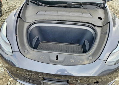 2025 Tesla Model Y, daño Lateral, Copart lote 54115186, foto 11 de 12