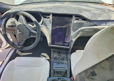 2020 Tesla Model S, daño Inundación, Copart lote 58943736, foto 8 de 14