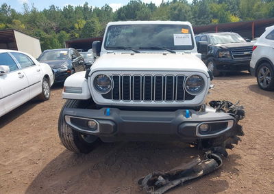 2024 Jeep Wrangler 4xe Sahara 4xe, daño Lateral izquierdo, Iaai lote 43604979, foto 12 de 16