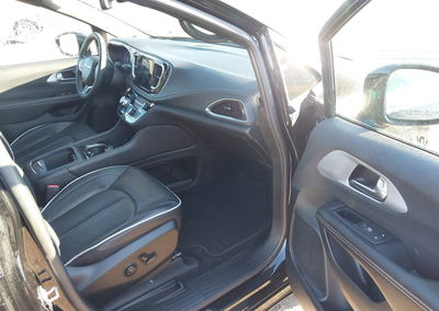 2026 Chrysler Pacifica Limited, daño Trasero, Iaai lote 46122846, foto 5 de 19