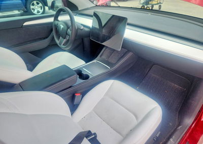 2025 Tesla Model Y, daño Frontal, Copart lote 60500486, foto 8 de 15