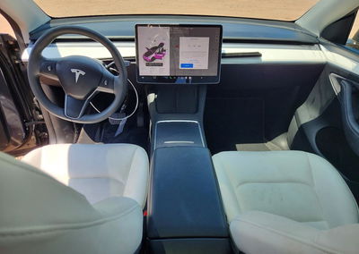 2024 Tesla Model Y, daño Frontal, Copart lote 64931326, foto 8 de 14