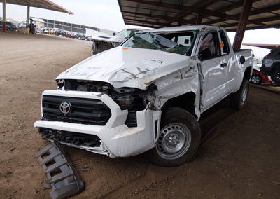 2024 Toyota Tacoma Sr, daño Generalizado, Iaai lote 45800781, foto 2 de 15