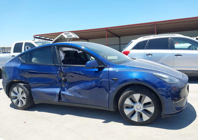 2022 Tesla Model Y Long Range Dual Motor All-wheel Drive, Right Side damage, Iaai lot 45143214, photo 13 of 16