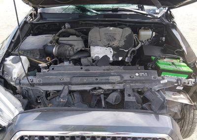 2019 Toyota Tacoma Trd Off Road, Rollover damage, Iaai lot 45116031, photo 10 of 16