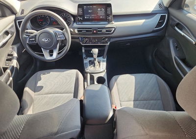 2021 Kia Seltos Lx, uszkodzenie: Bok, Copart lot 70045156, zdjęcie 8 z 13