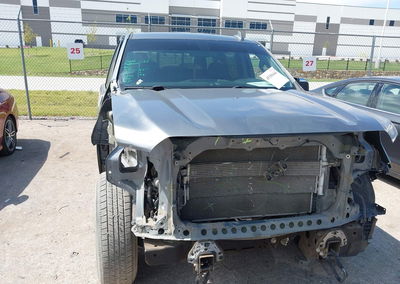 2021 Gmc Sierra 1500 4wd  Short Box Slt, daño Frontal, Iaai lote 45380444, foto 11 de 15