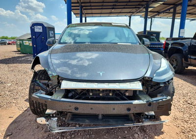 2024 Tesla Model Y, daño Frontal, Copart lote 64931326, foto 5 de 14