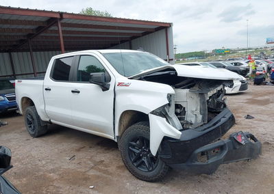 2021 Chevrolet Silverado 1500 4wd  Short Bed Lt Trail Boss, daño Frontal, Iaai lote 44852454, foto 14 de 17