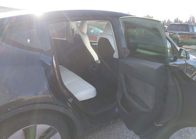 2024 Tesla Model Y Long Range Dual Motor All-wheel Drive, uszkodzenie: Prawy bok, Iaai lot 46062944, zdjęcie 8 z 19