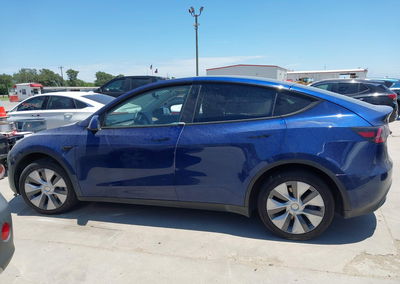 2022 Tesla Model Y Long Range Dual Motor All-wheel Drive, Right Side damage, Iaai lot 45143214, photo 14 of 16