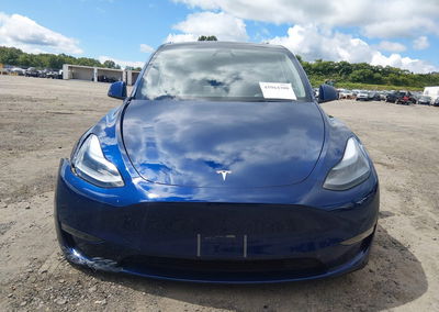 2024 Tesla Model Y Performance Dual Motor All-wheel Drive, daño Frontal derecho, Iaai lote 45964300, foto 12 de 18
