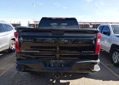 2022 Chevrolet Silverado 1500 4wd  Short Bed Custom, uszkodzenie: Tył, Iaai lot 45886638, zdjęcie 17 z 22