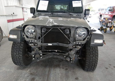 2020 Jeep Wrangler Unlimited Freedom 4x4, daño Frontal, Iaai lote 45242310, foto 13 de 17