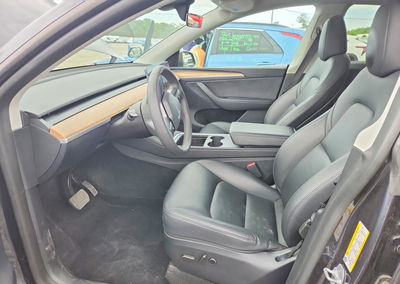 2025 Tesla Model Y, daño Lateral, Copart lote 54115186, foto 7 de 12