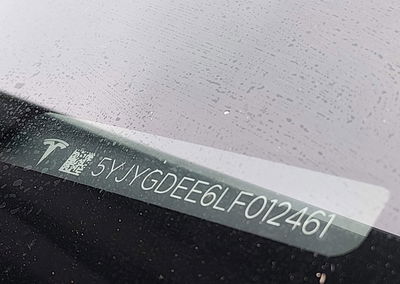 2020 Tesla Model Y Long Range Dual Motor All-wheel Drive, daño Lateral derecho, Iaai lote 45550484, foto 9 de 19