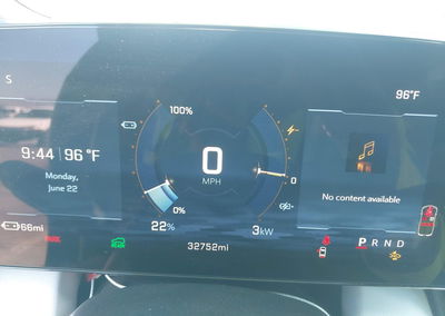 2024 Chevrolet Equinox Ev Lt, Rear damage, Iaai lot 45427779, photo 18 of 19