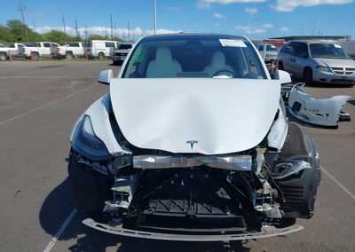 2023 Tesla Model Y Awd/long Range Dual Motor All-wheel Drive, uszkodzenie: Przód, Iaai lot 44473903, zdjęcie 13 z 19
