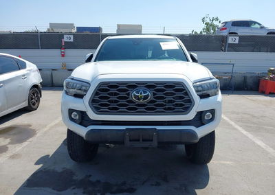2023 Toyota Tacoma Trd Off Road, daño Trasero, Iaai lote 45862171, foto 12 de 16