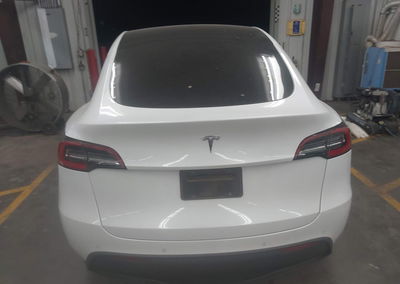 2021 Tesla Model Y Standard Range Rear-wheel Drive, daño Suspensión, Iaai lote 45604264, foto 14 de 14