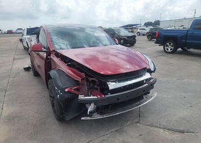 2025 Tesla Model Y, daño Frontal, Copart lote 60500486, foto 14 de 15