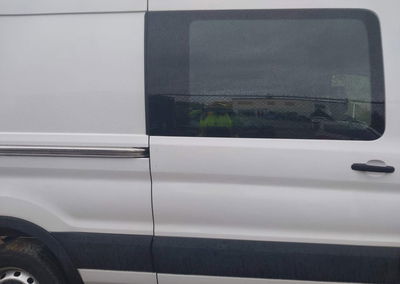 2021 Ford Transit-350 Cargo Van, daño Frontal, Iaai lote 45053181, foto 13 de 17