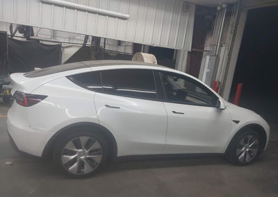 2021 Tesla Model Y Standard Range Rear-wheel Drive, daño Suspensión, Iaai lote 45604264, foto 11 de 14