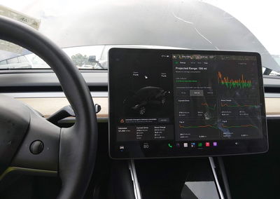 2020 Tesla Model Y Long Range Dual Motor All-wheel Drive, daño Lateral derecho, Iaai lote 45550484, foto 7 de 19