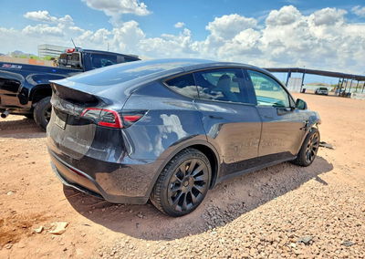2024 Tesla Model Y, daño Frontal, Copart lote 64931326, foto 3 de 14